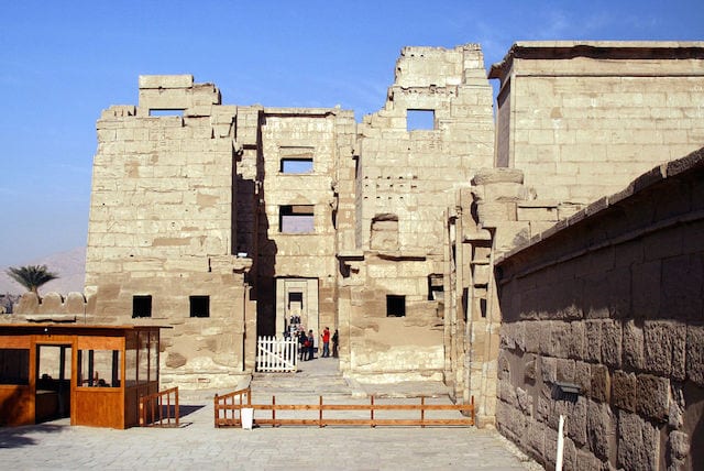 11 medinet habu
